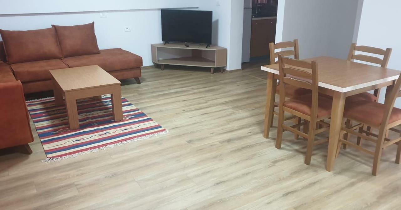 Bujtinat E Lugines Valboneアパートホテル 部屋 写真